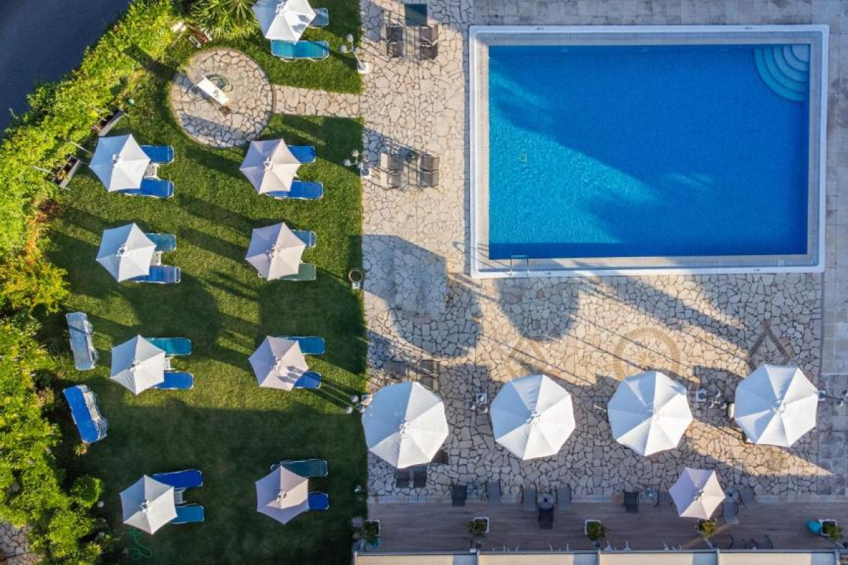 Primavera Hotel