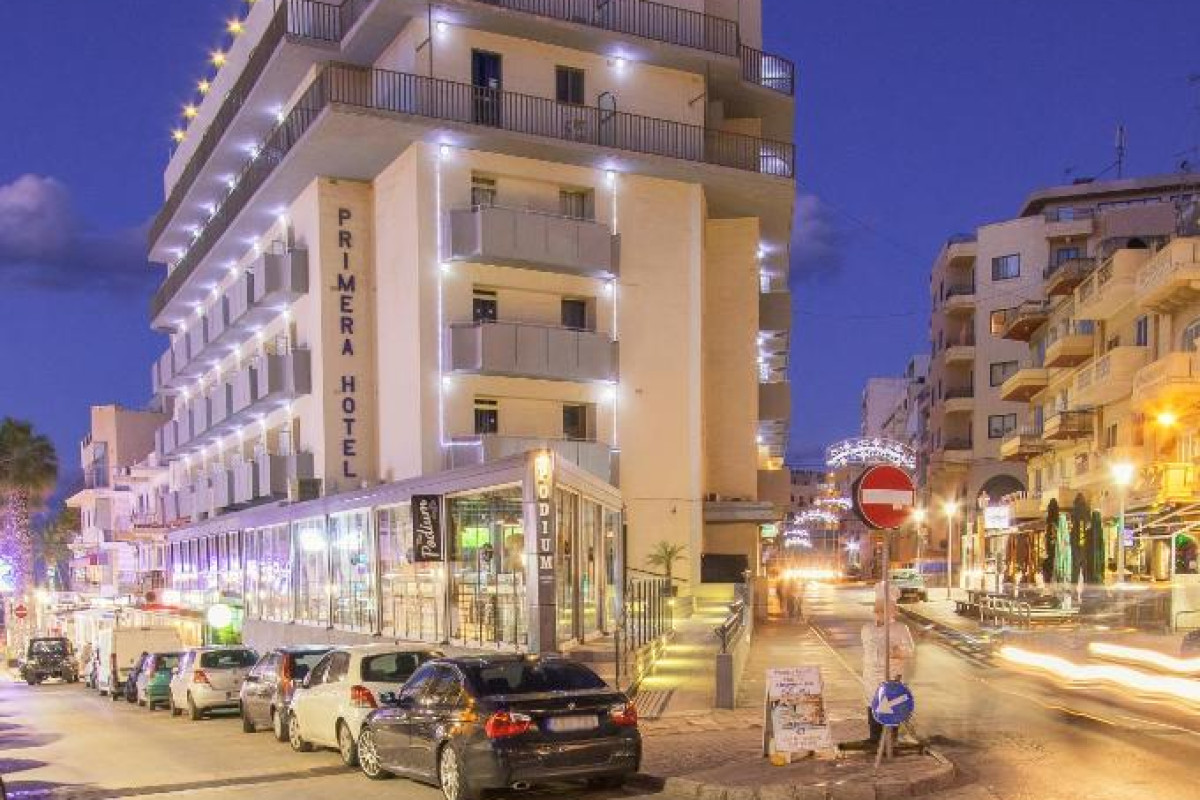 Primera Hotel