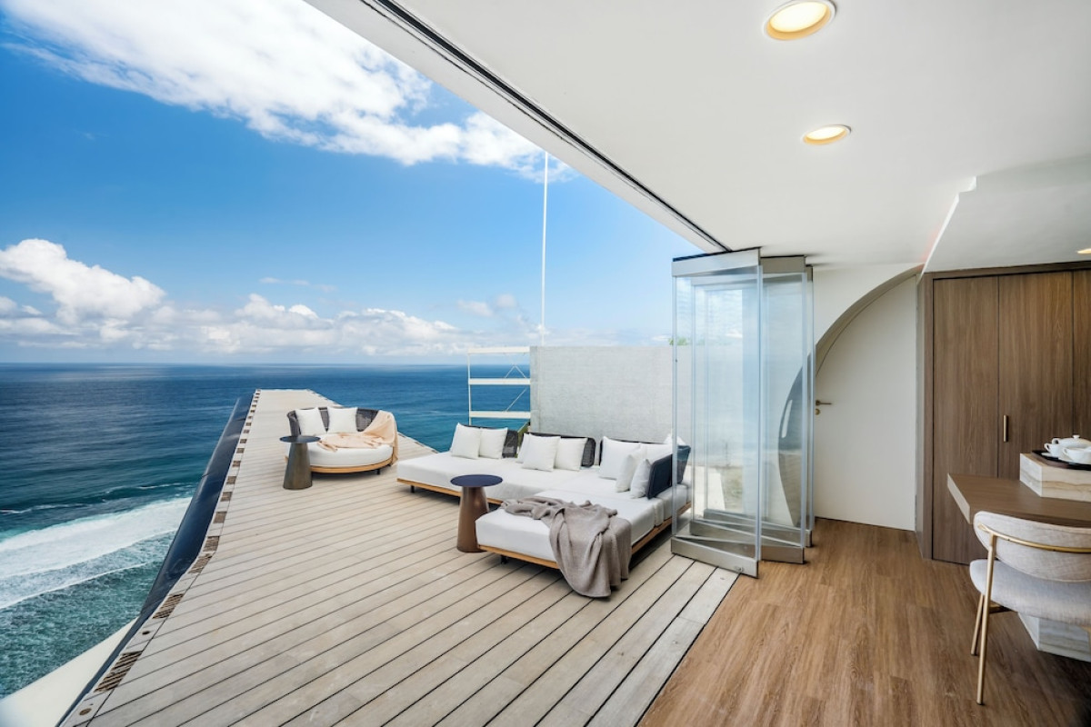 Private Jet Villa