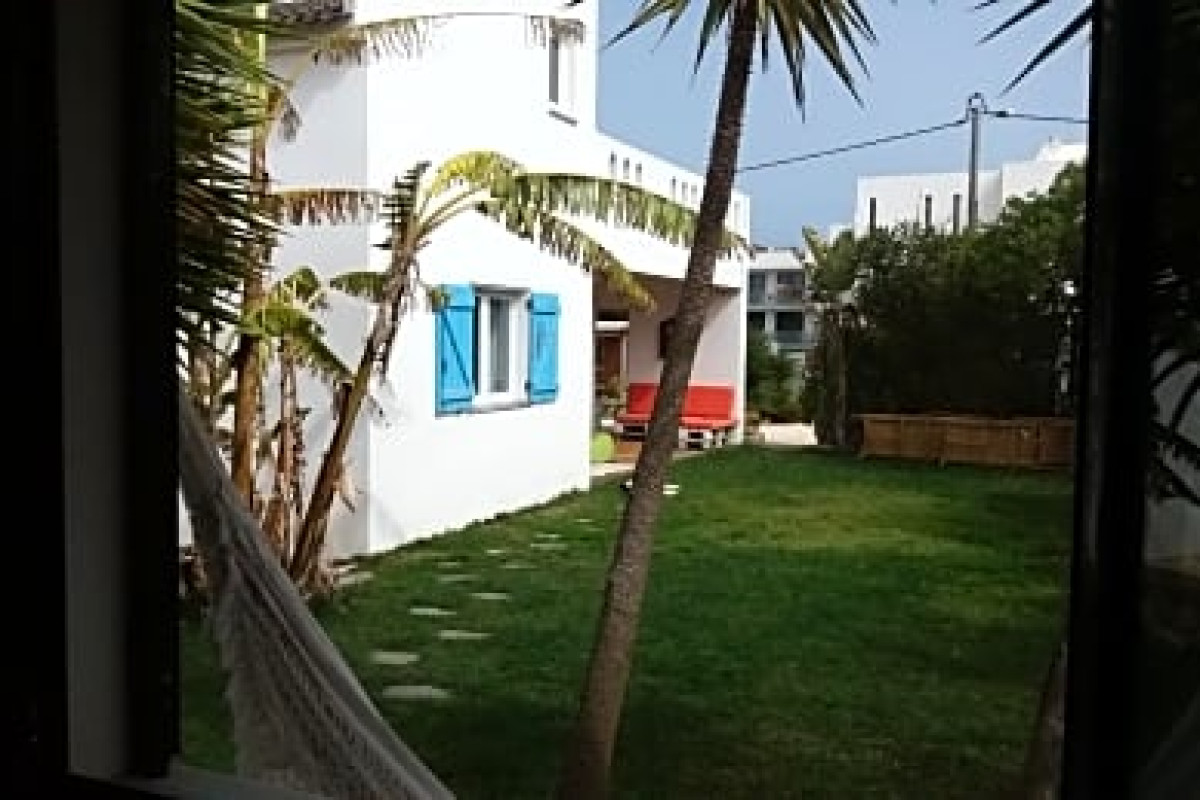 Pura Vida Divehouse
