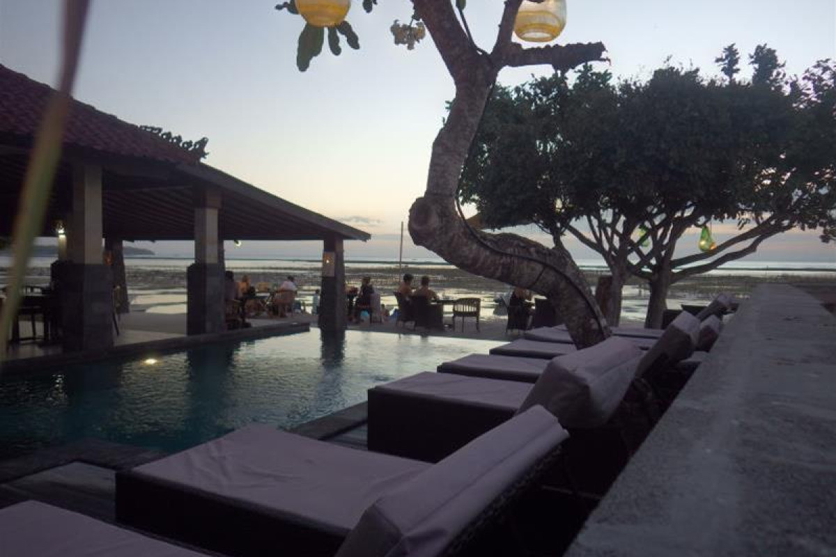 Puri Nusa Beach Hotel