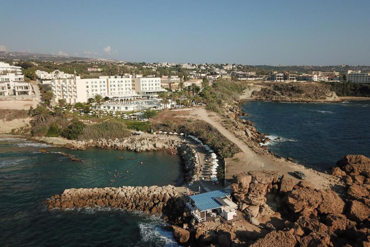 Queens Bay Hotel