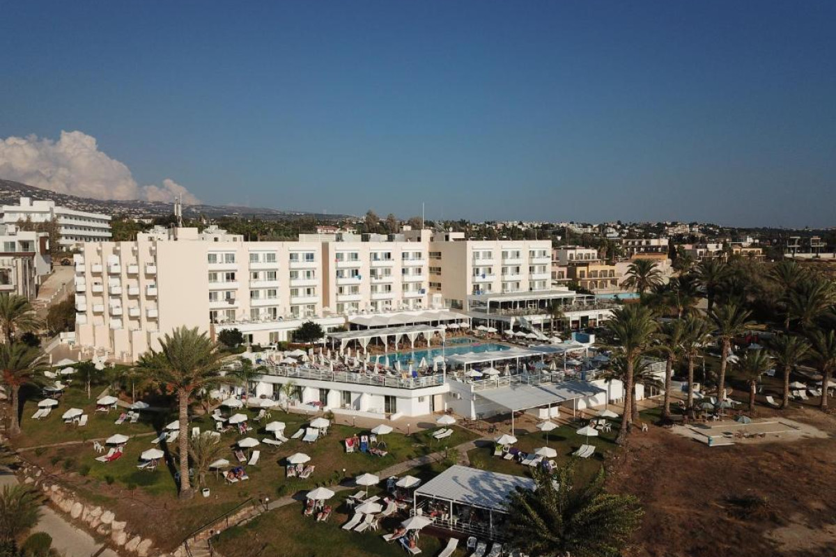 Queens Bay Hotel