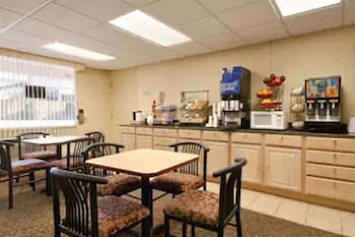 RAMADA BY WYNDHAM BALTIMORE WEST