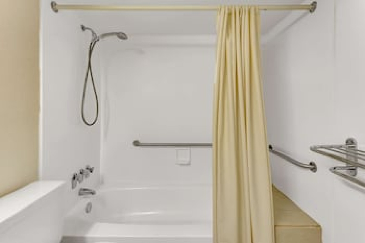 RAMADA BY WYNDHAM BALTIMORE WEST