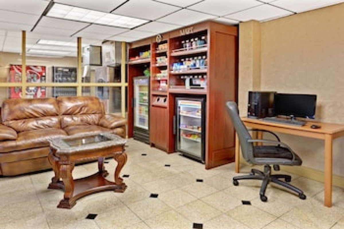 RAMADA BY WYNDHAM BALTIMORE WEST