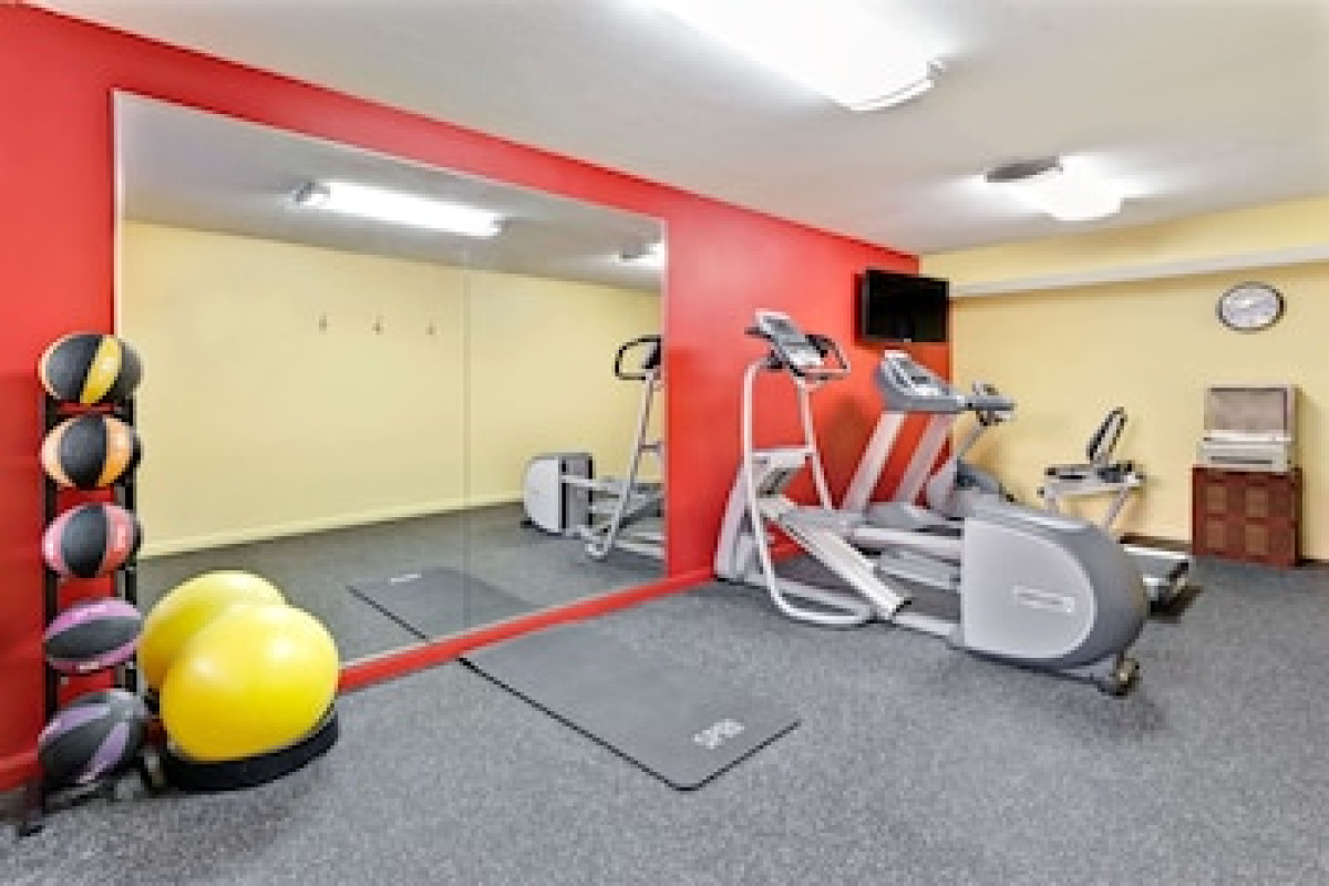 RAMADA BY WYNDHAM BALTIMORE WEST