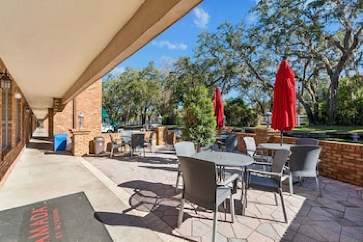 RAMADA BY WYNDHAM TEMPLE TERRACE/TAMPA NORTH