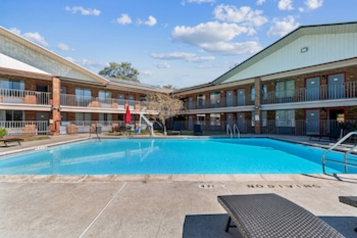 RAMADA BY WYNDHAM TEMPLE TERRACE/TAMPA NORTH