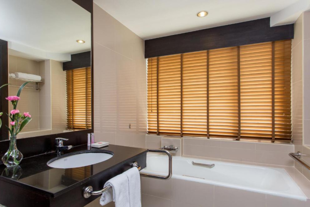Ramada Plaza by Wyndham Bangkok Menam Riverside
