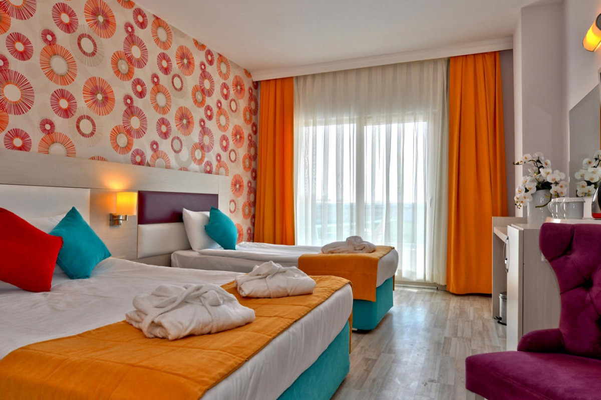 RAMADA RESORT BY WYNDHAM SIDE