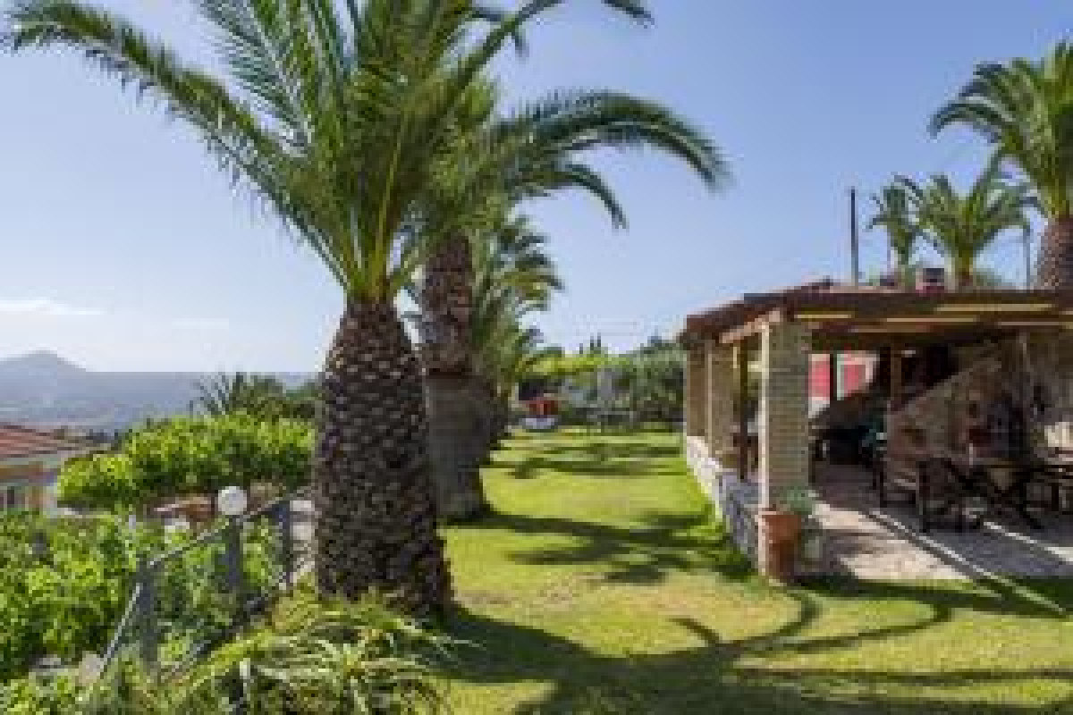 Rania Studios and Apartments