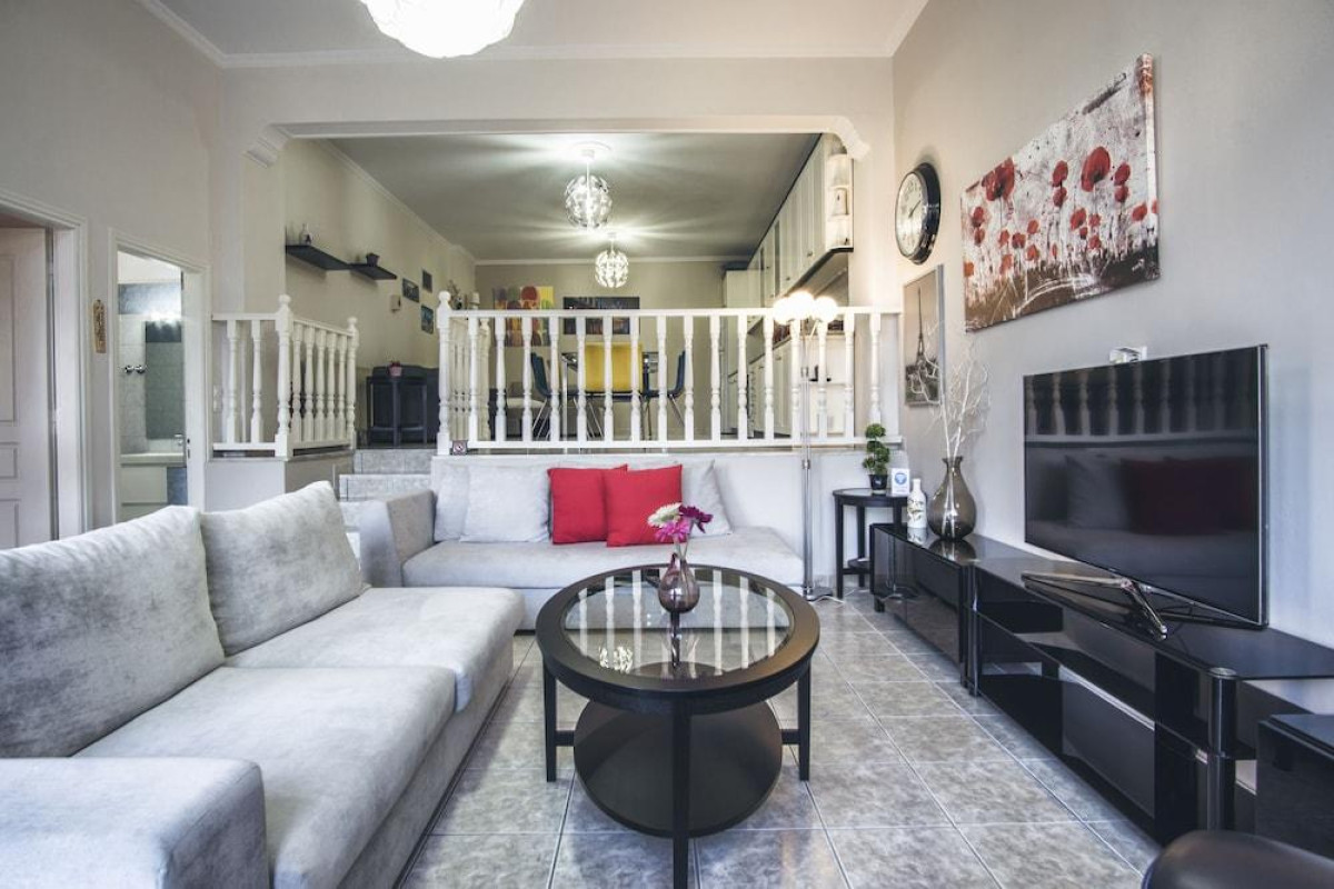 RARAKOS HOUSES