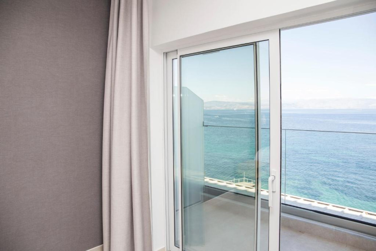 RAY HOTEL CORFU