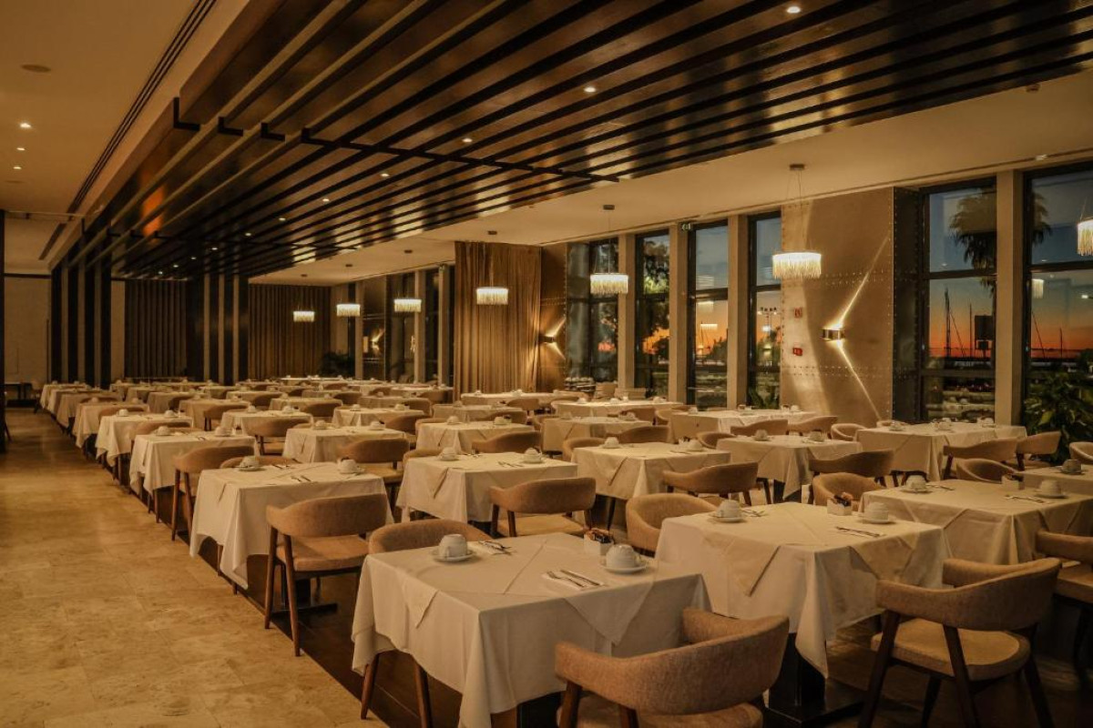 Real Marina Hotel & Spa