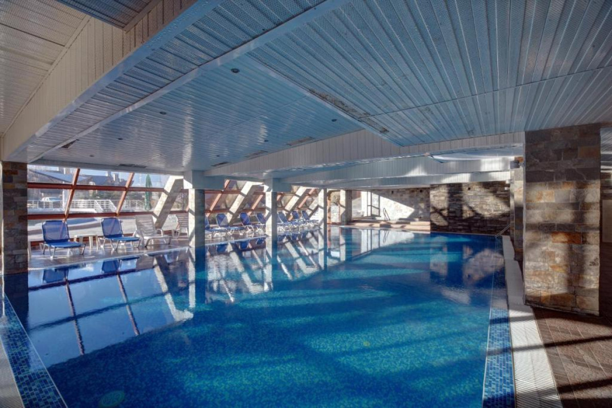 REDENKA HOLIDAY CLUB