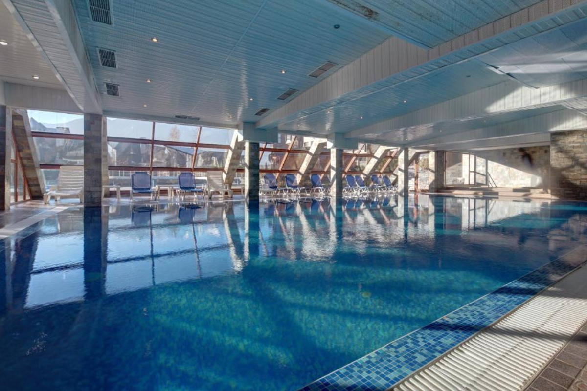 REDENKA HOLIDAY CLUB