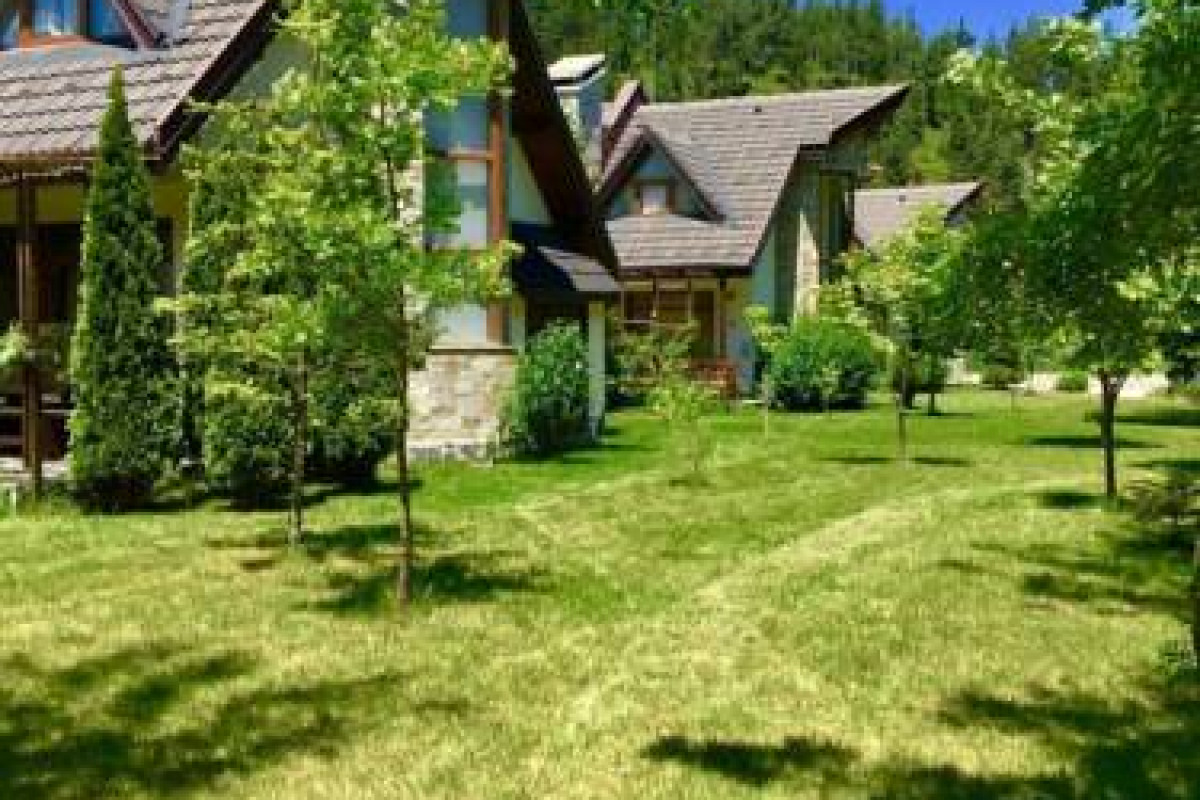 REDENKA HOLIDAY CLUB