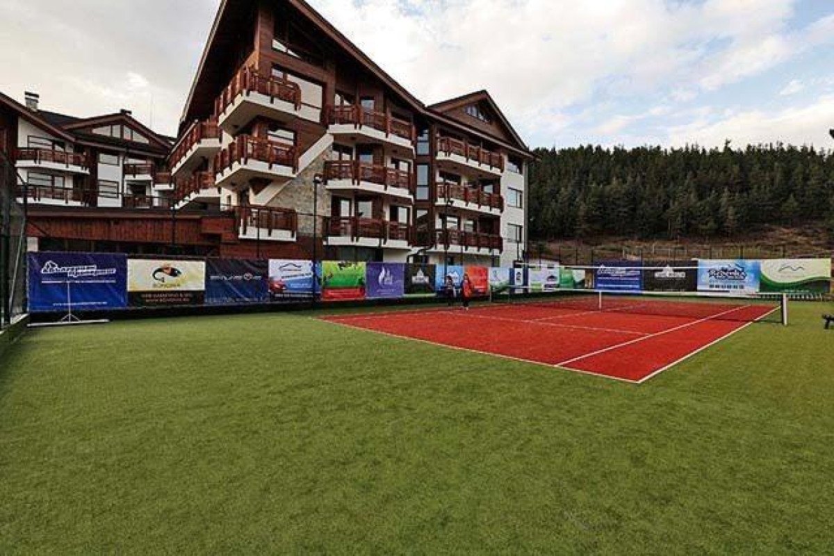 REDENKA HOLIDAY CLUB