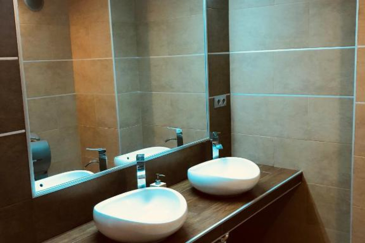 REGENCY TORVISCAS APARTMENTS  SUITES