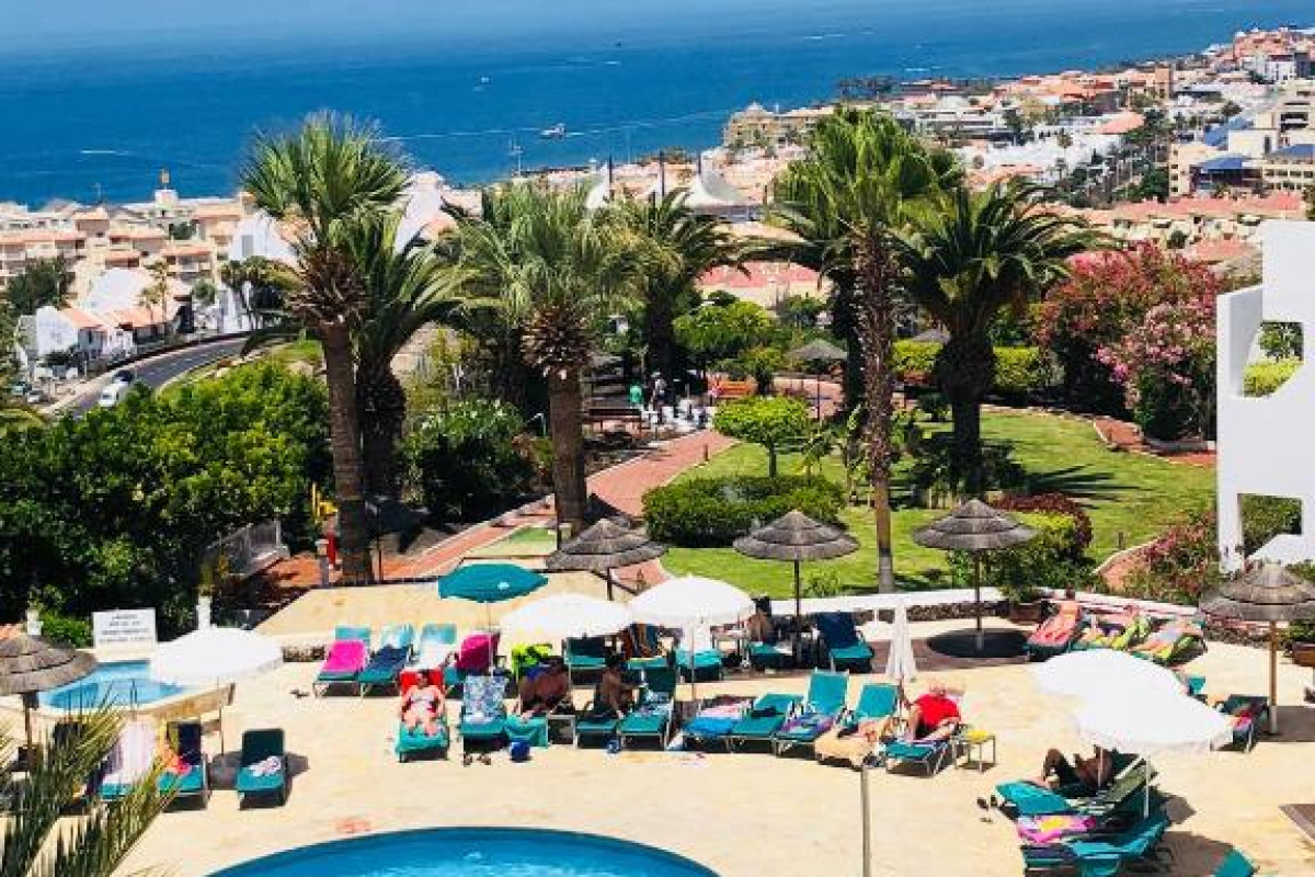 REGENCY TORVISCAS APARTMENTS  SUITES