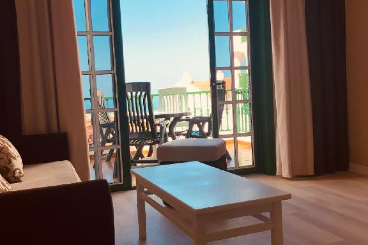 REGENCY TORVISCAS APARTMENTS  SUITES