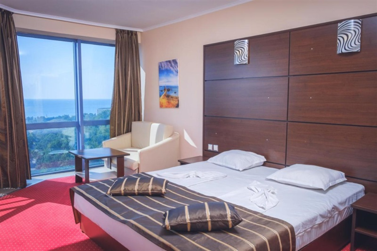 REGINA GOLDEN SANDS