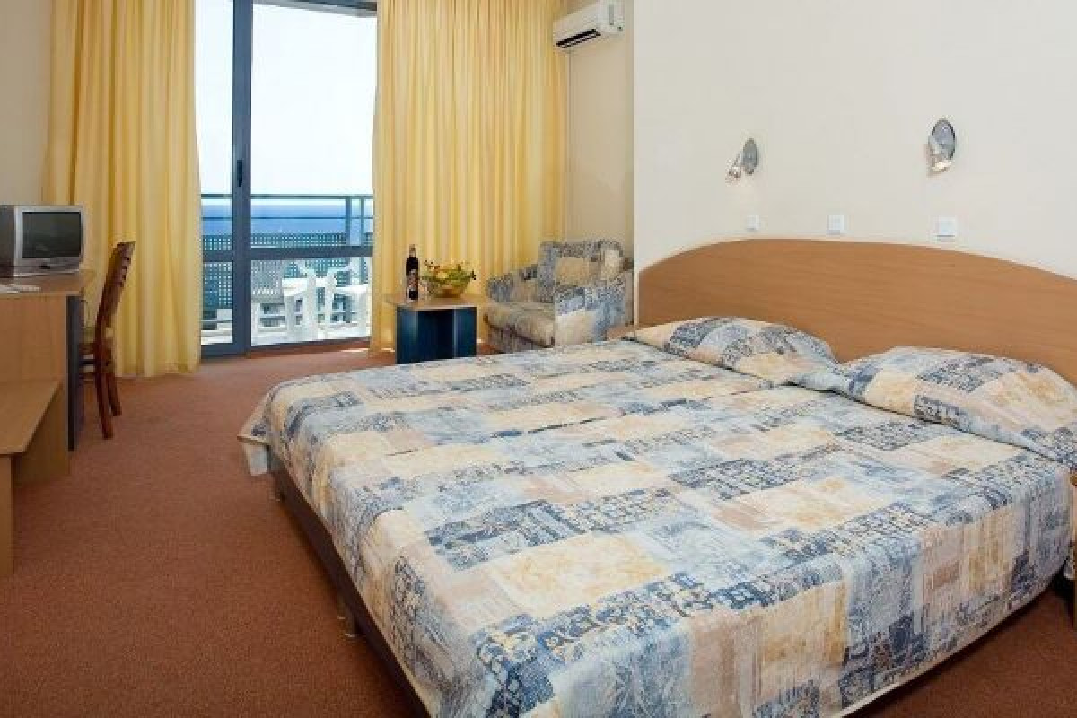 REGINA GOLDEN SANDS