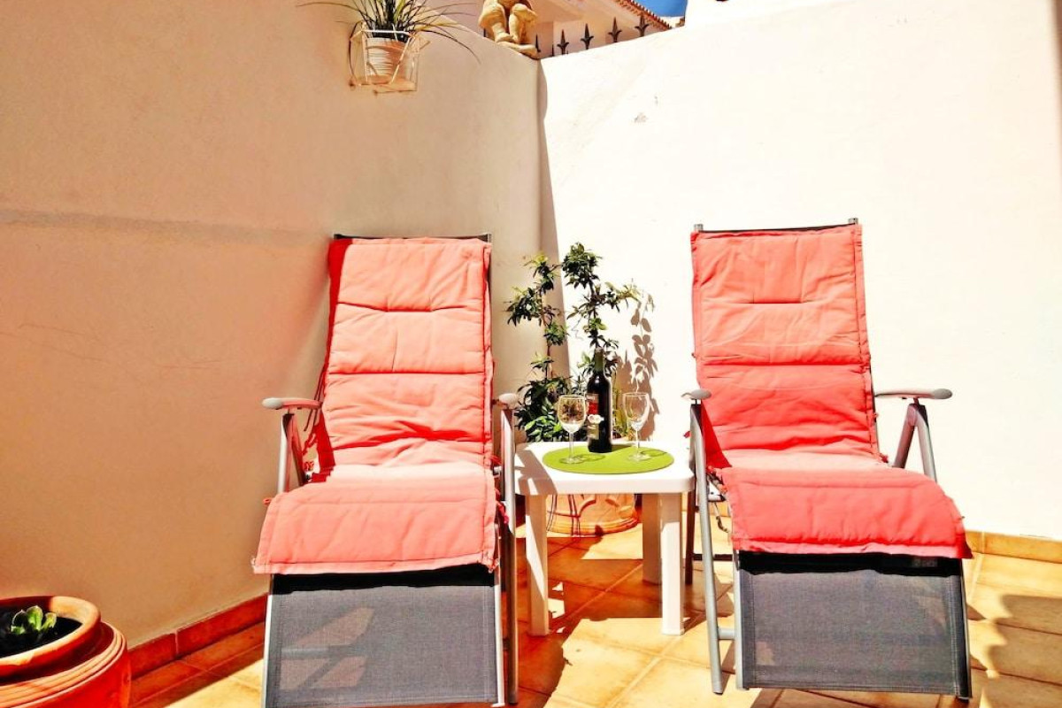 Remarkable 2-Bed House In Chayofa With Pool