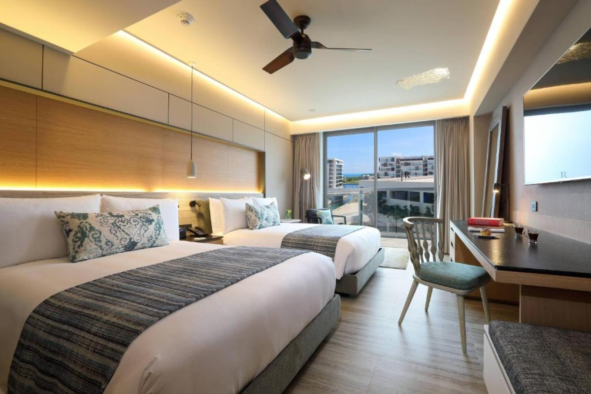 Renaissance Cancun Resort  Marina