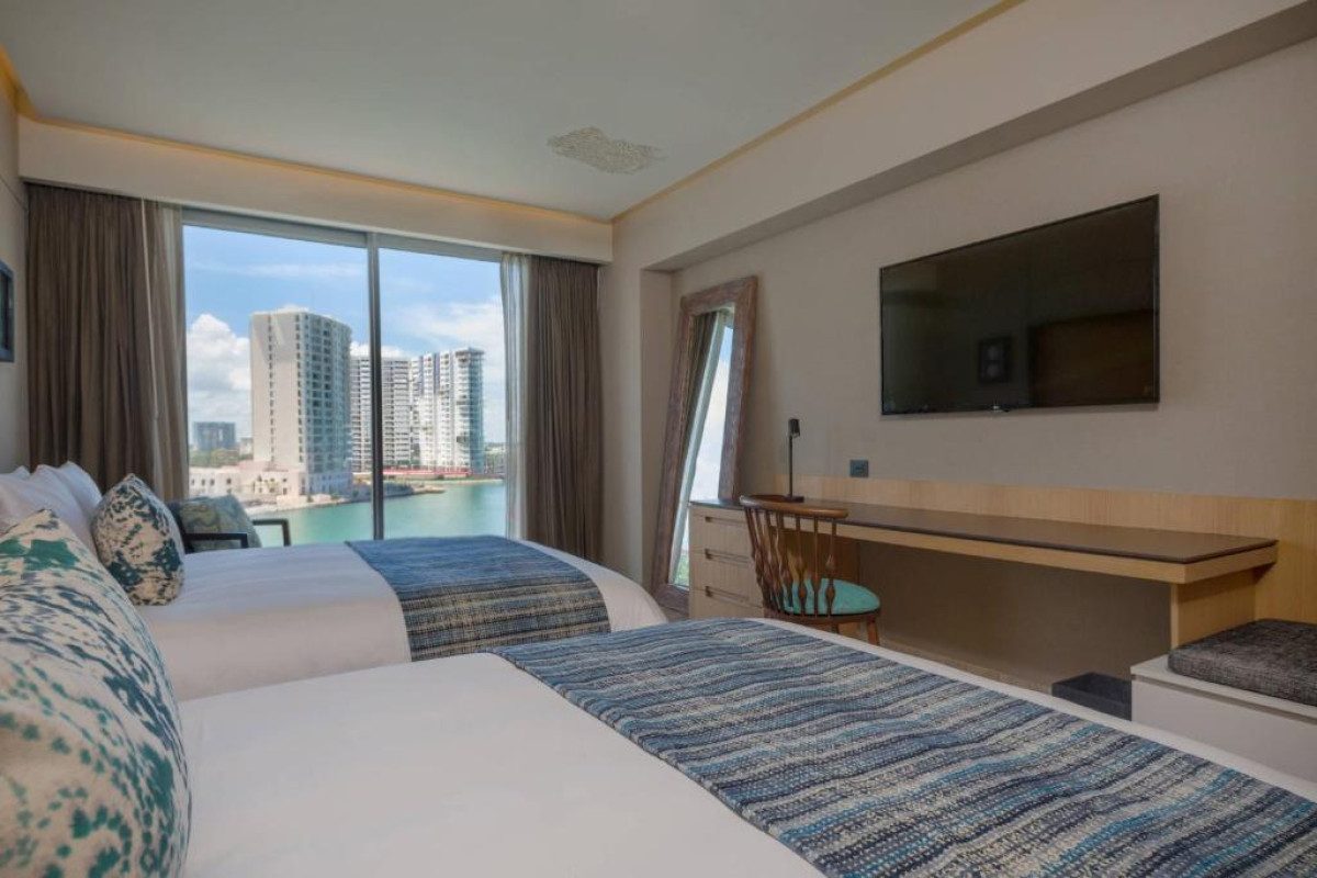 Renaissance Cancun Resort  Marina