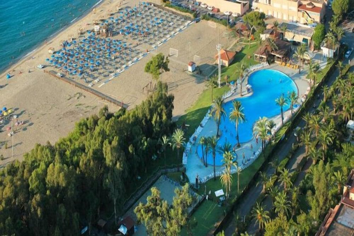Residence Baia Dei Delfini