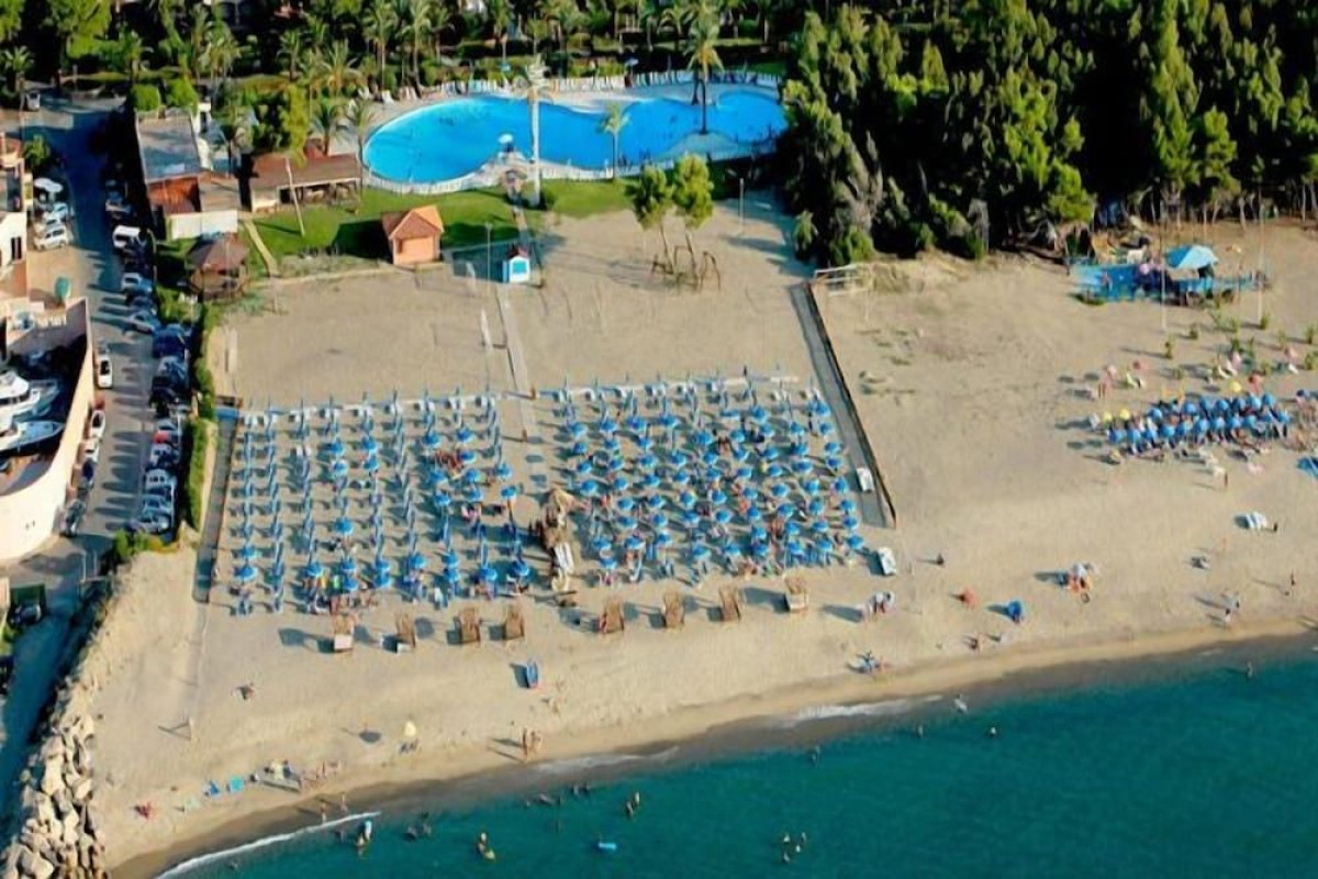 Residence Baia Dei Delfini