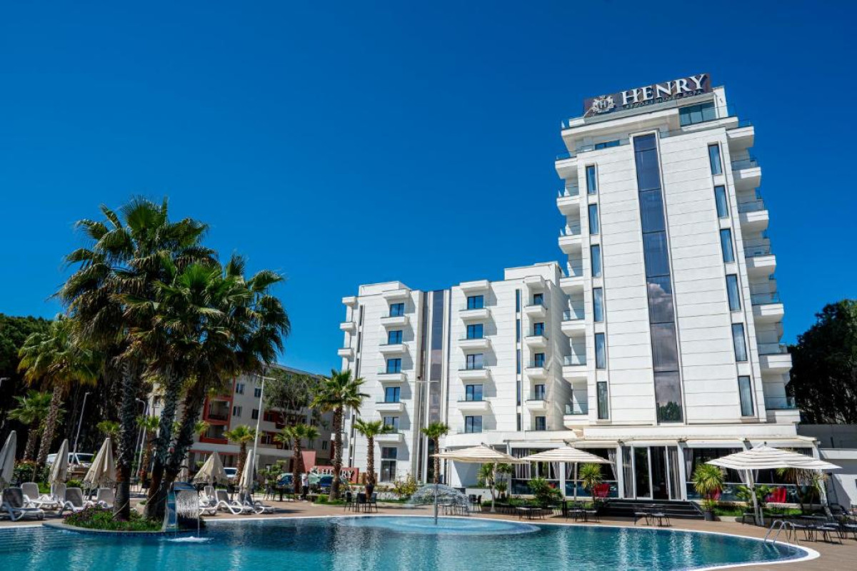 Henry Resort & SPA