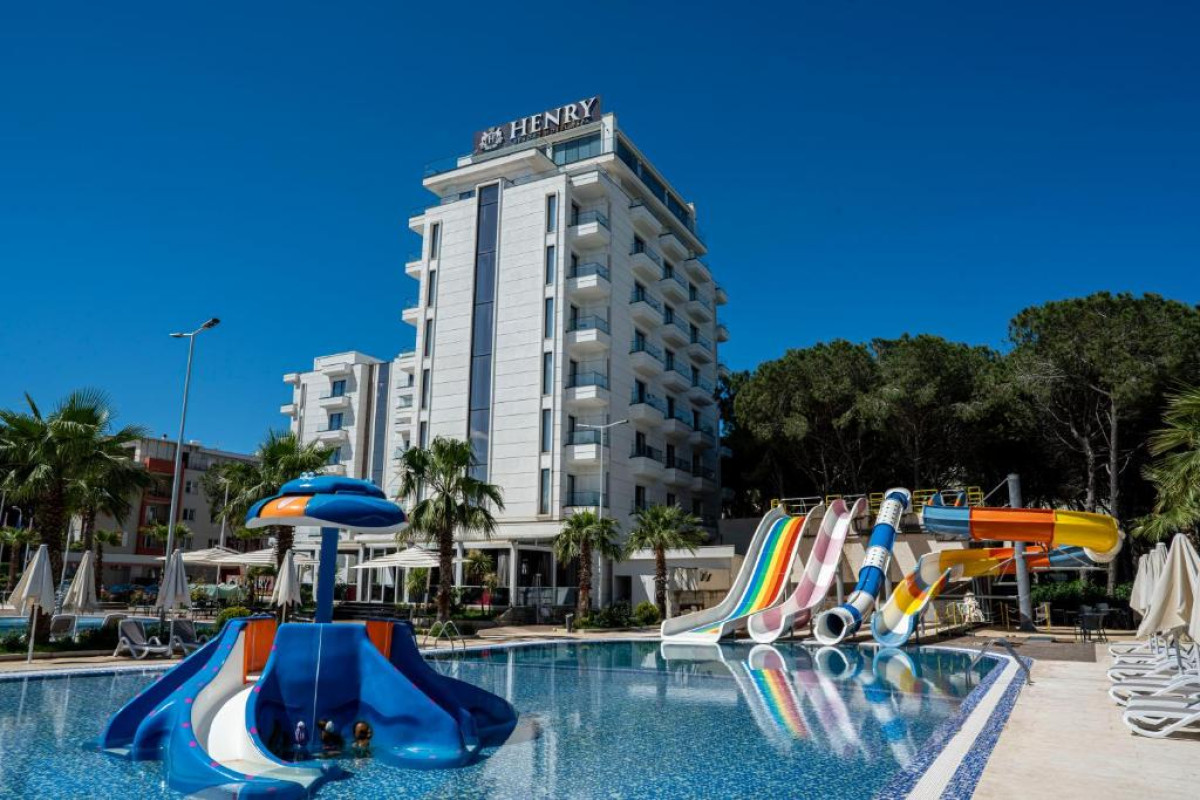 Henry Resort & SPA