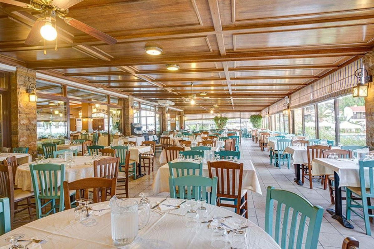 Golden Coast Hotel & Bungalows