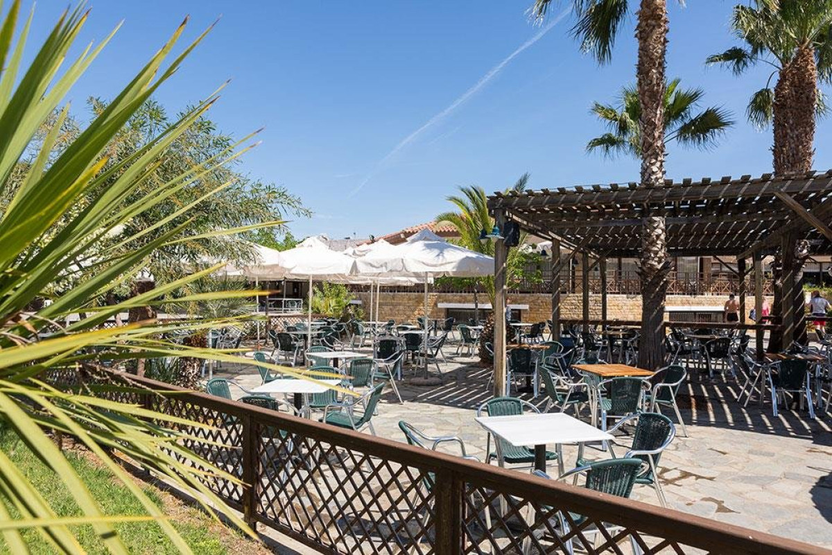Golden Coast Hotel & Bungalows