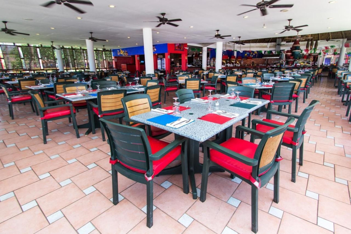 Royal Decameron Complex