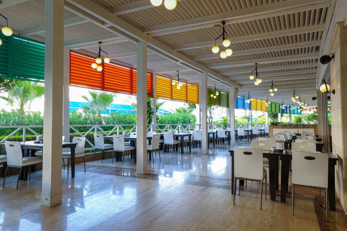Crystal Admiral Resort Suits and Spa