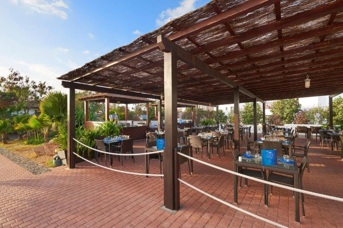 Meliá Dunas Beach Resort & Spa