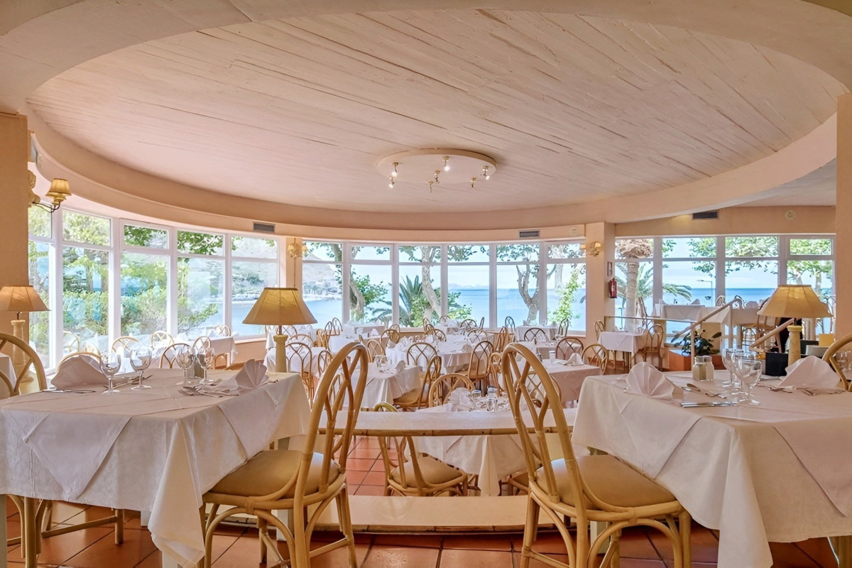 Baia Madeira Hotel - Ocean Beachfront