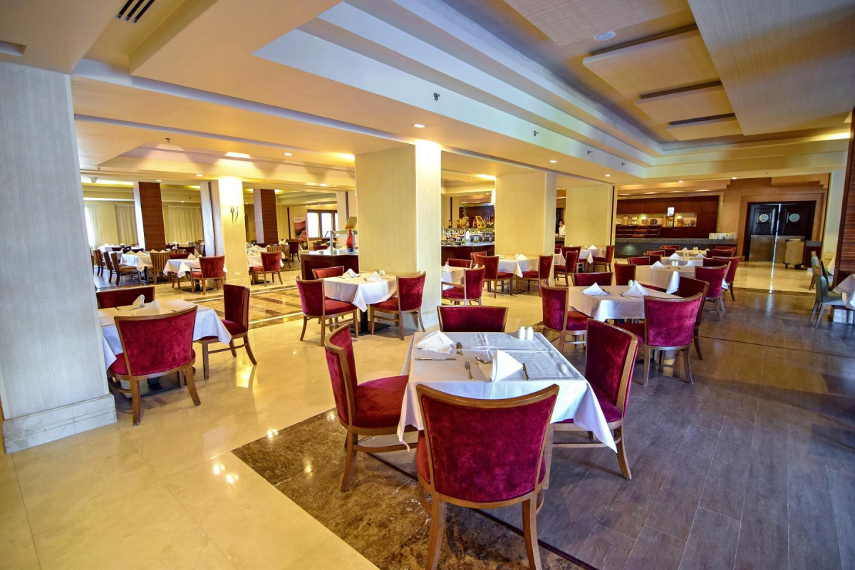 Mövenpick Waterpark Resort & Spa Soma Bay