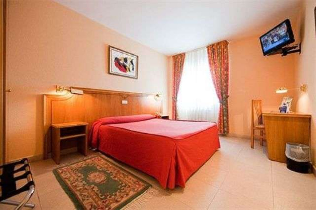 REY ARTURO HOTEL