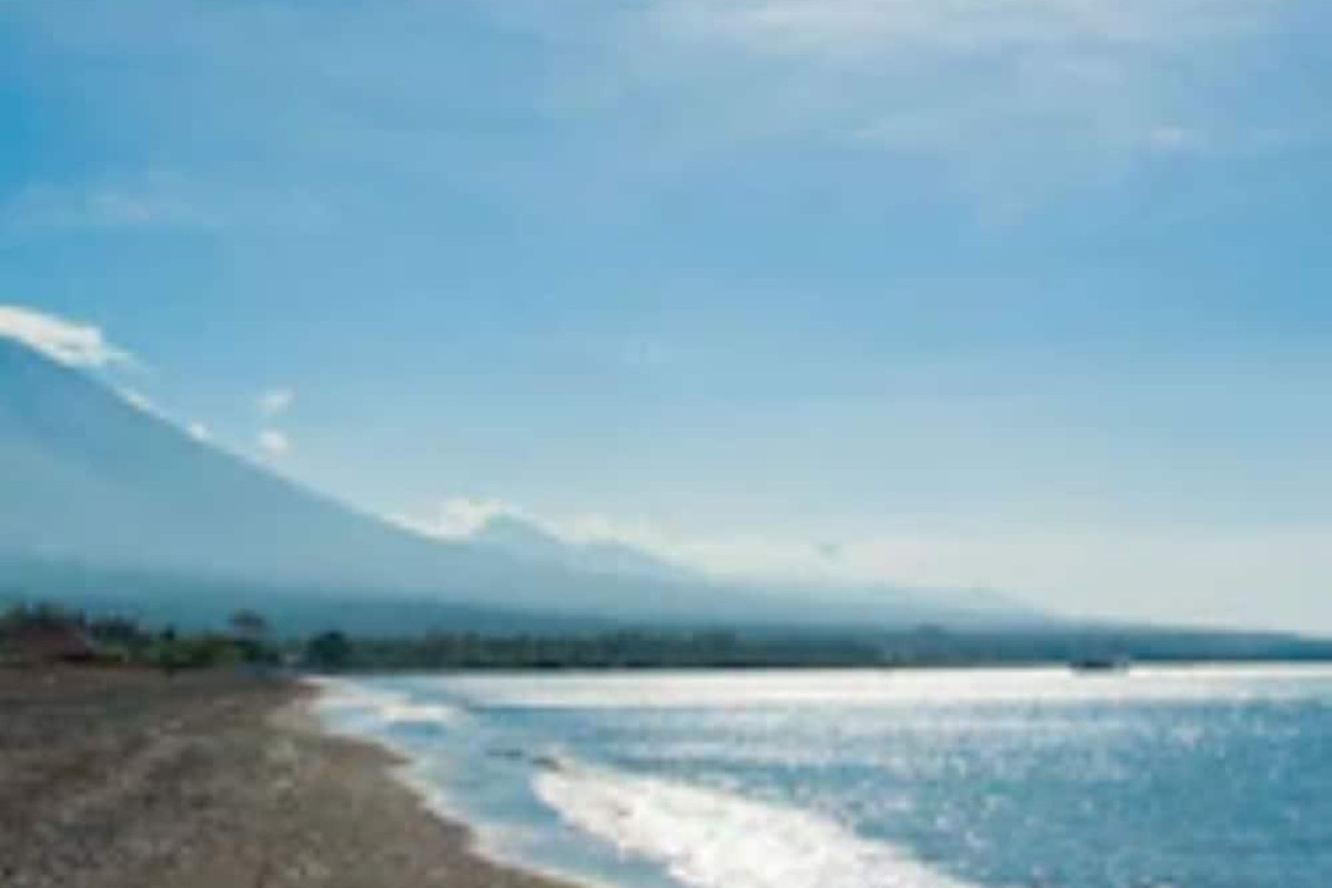 Rising Star Beach Resort Amed