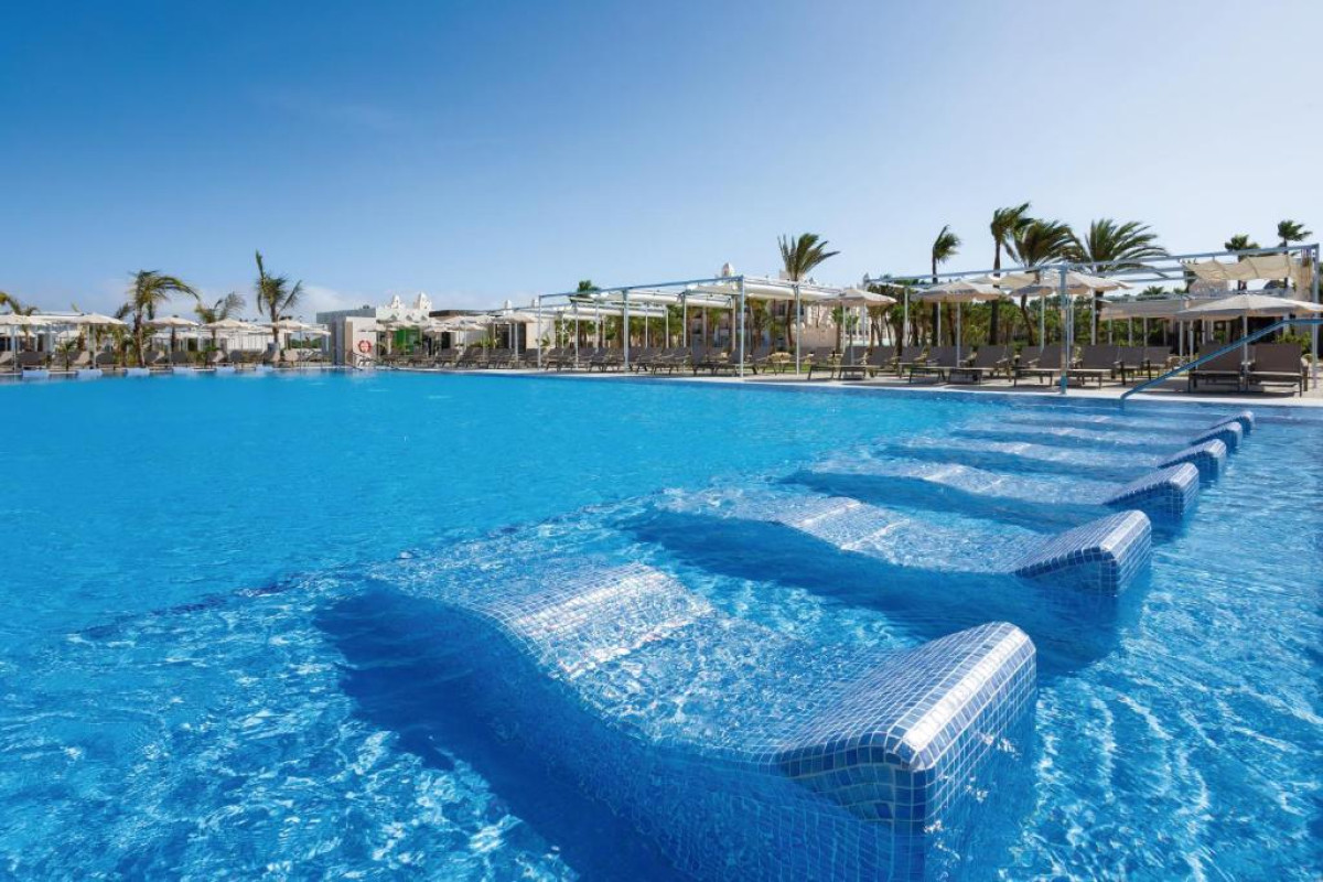 Hotel Riu Karamboa