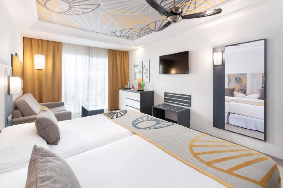 HOTEL RIU VISTAMAR