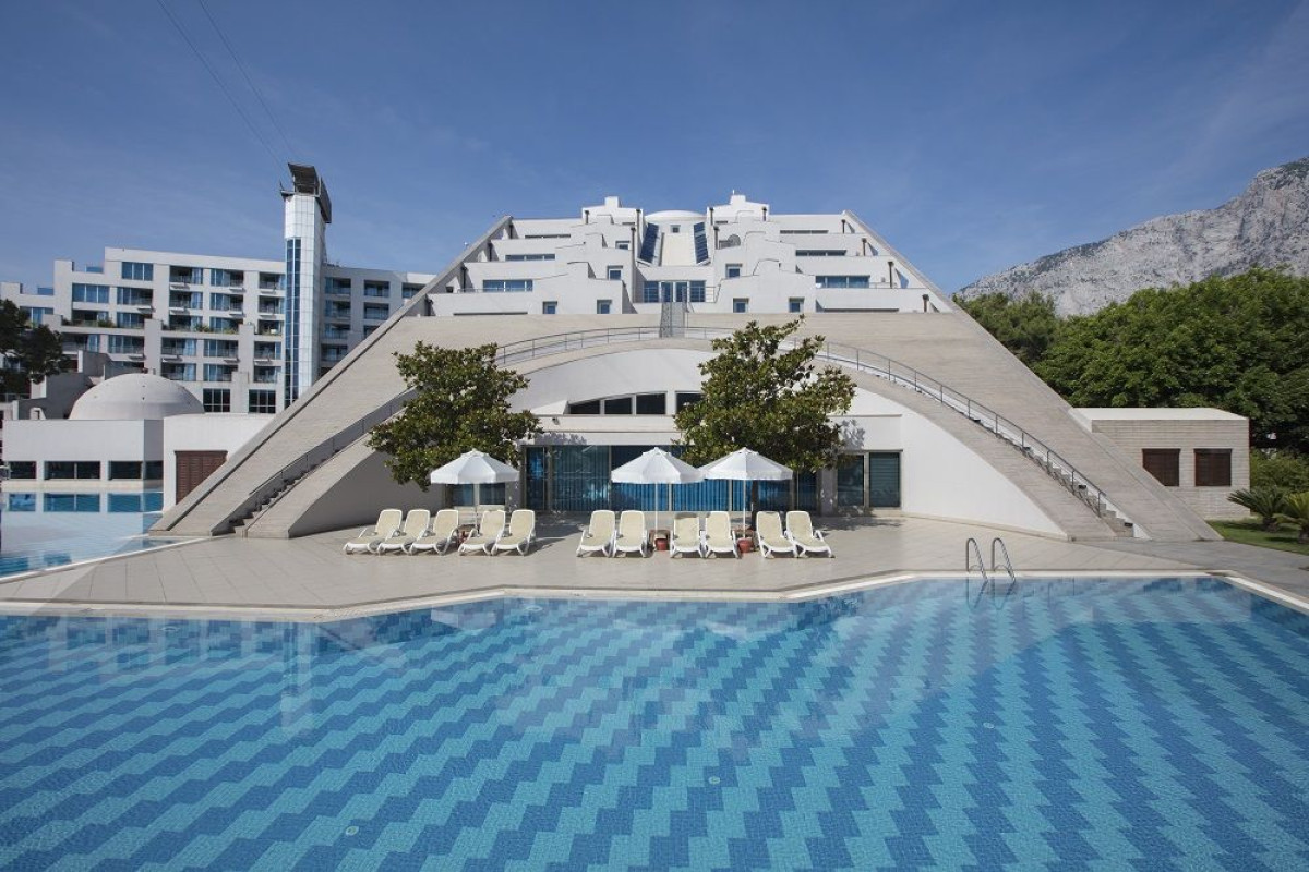 RIXOS SUNGATE HOTEL