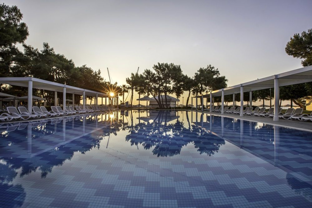 RIXOS SUNGATE HOTEL