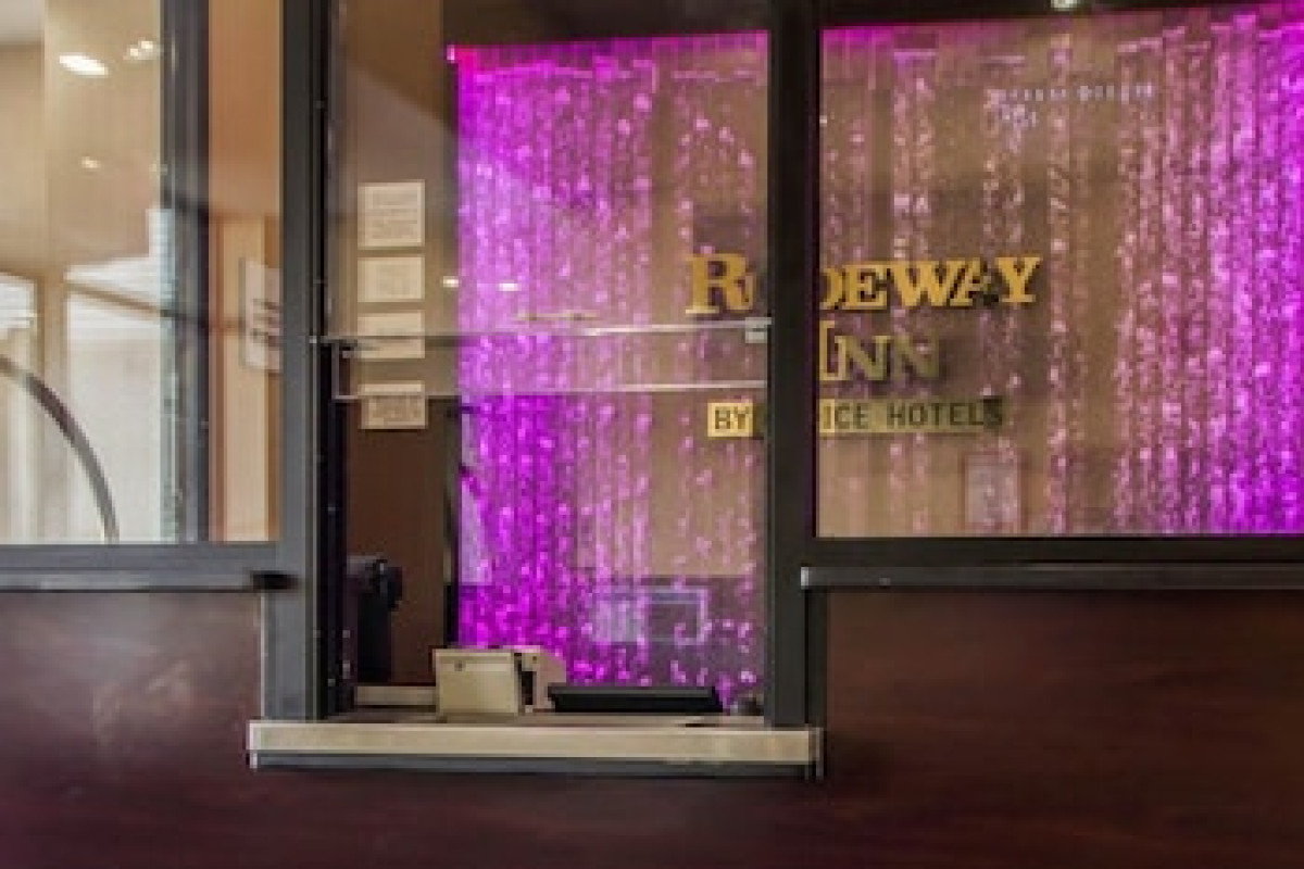 RODEWAY INN BRONX ZOO