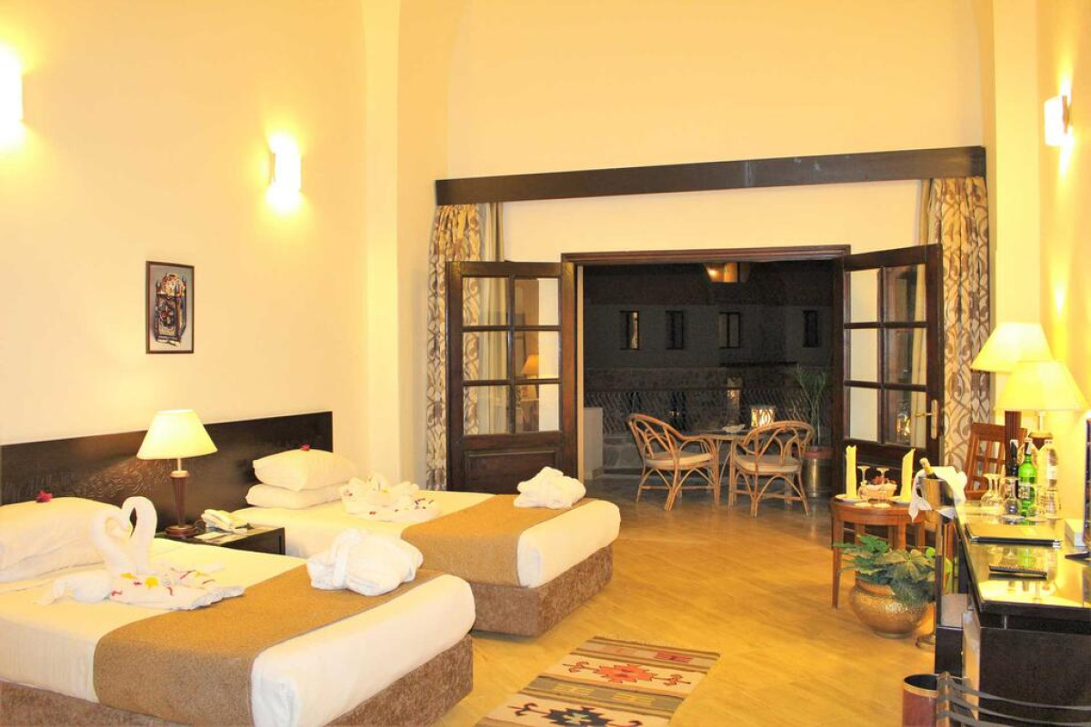 Rohanou Beach Resort